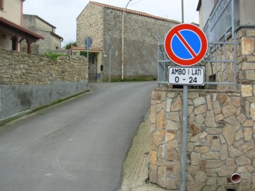 Via Regina Elena: un cartello stradale storico!
