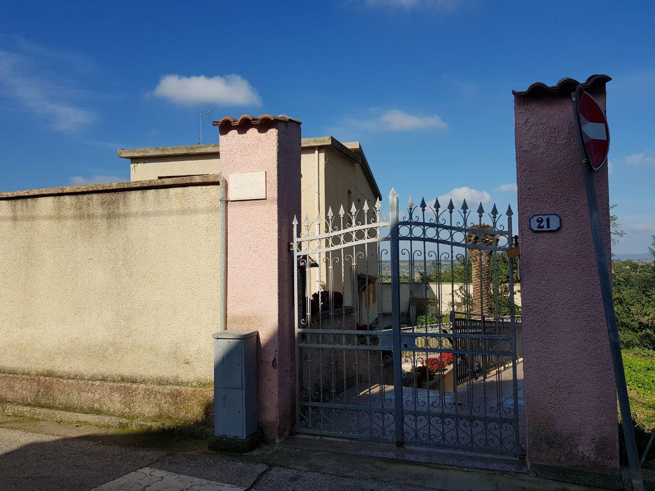 migranti villanovaforru casa cura