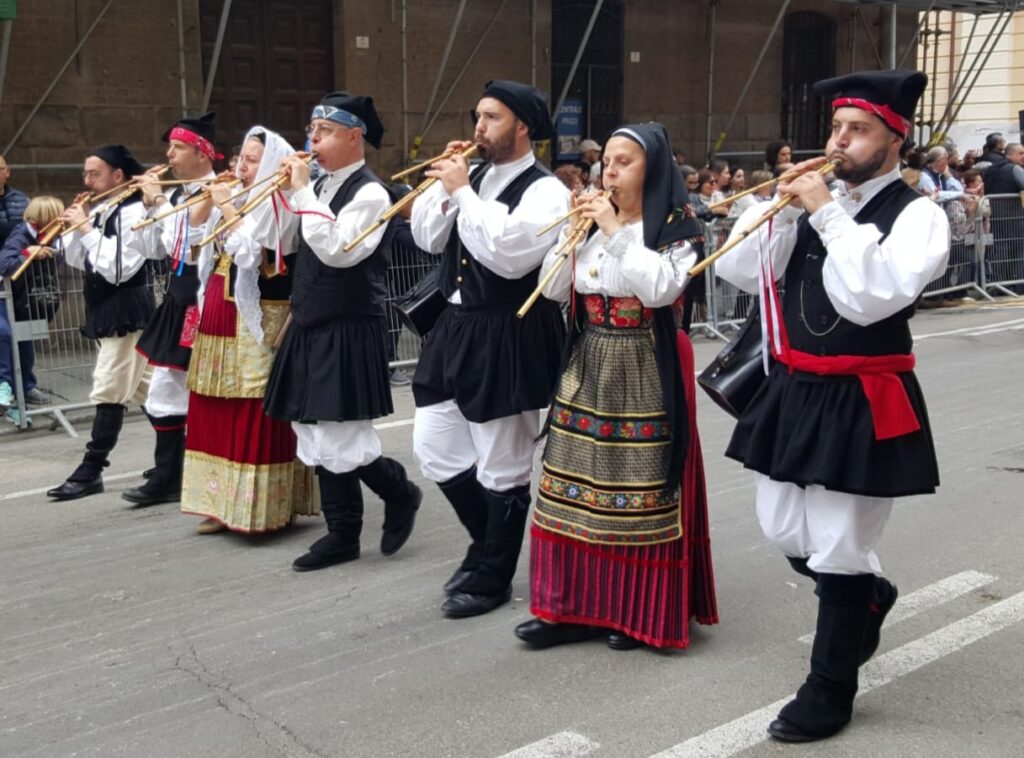 Alla sagra di Sant’Efisio il suono delle launeddas di Villanovaforru