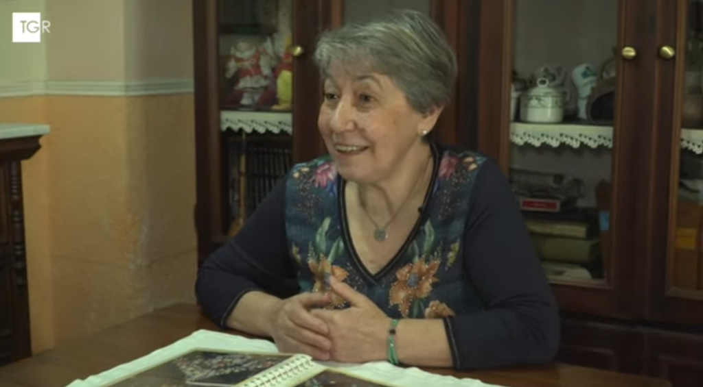 L’arte del ricamo rinasce a Villanovaforru: i segreti degli scialli sardi marinella serra scialli sardi